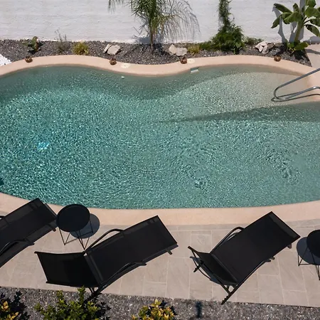 度假居 Centro Stone House 托隆