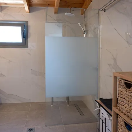 度假居 Centro Stone House 托隆