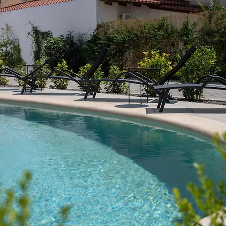 Centro Stone House 托隆