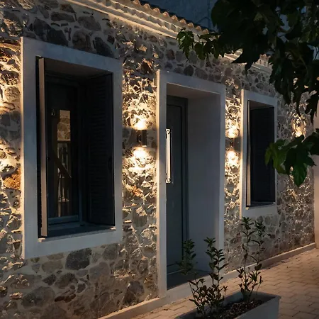 Centro Stone House 托隆