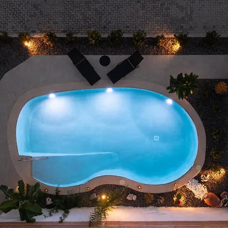 Centro Stone House 度假居 托隆