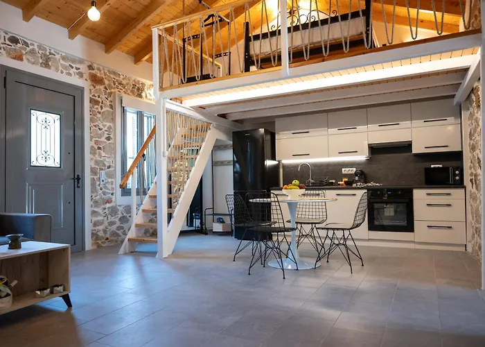 Centro Stone House Vakantiehuis Tolón