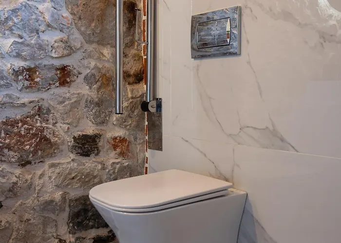 Centro Stone House Vakantiehuis Tolón