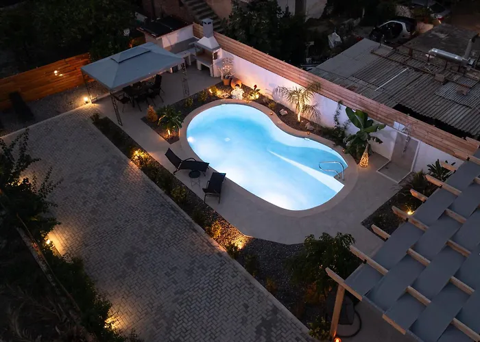 Centro Stone House Vakantiehuis Tolón