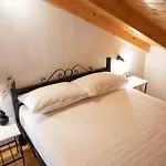 Centro Stone House