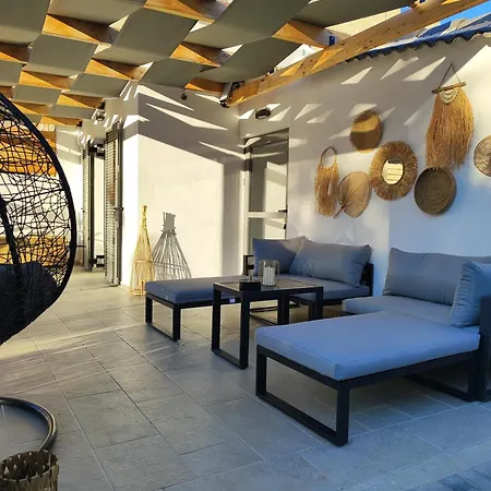 Centro Stone House