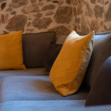 Ferienhaus Centro Stone House