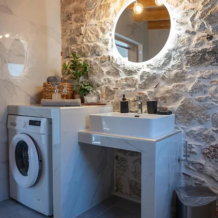 Сasa de vacaciones Centro Stone House Tolón