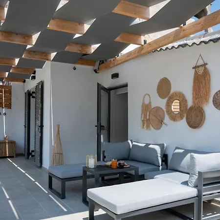 Centro Stone House *