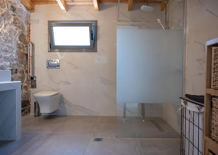 Centro Stone House 펜션 *