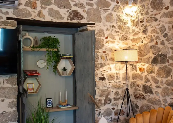 Centro Stone House Tolón