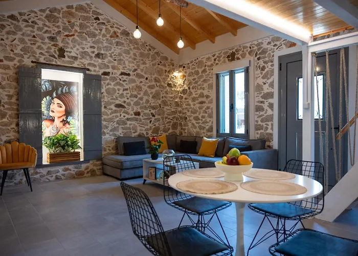 Centro Stone House *